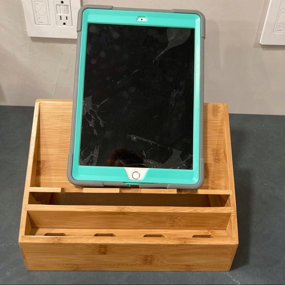 Pampered Chef bamboo charging station organizer - Picture 5 of 13